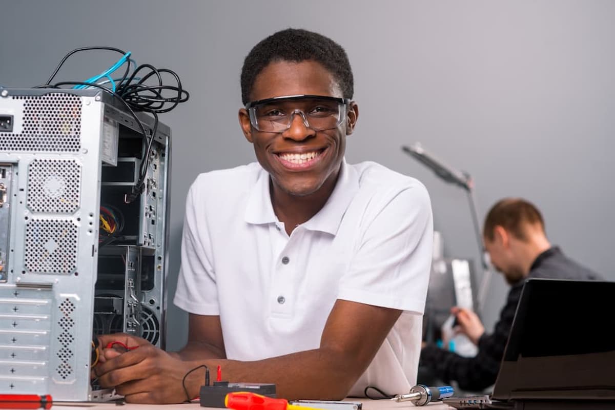 Google, Apple Top Early-Career Workers’ Engagement Findings