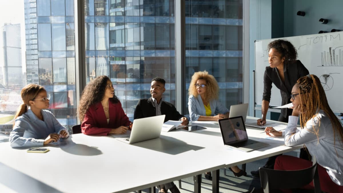 New 12-Week Mini-MBA Targets Leadership Gap in the AI Era