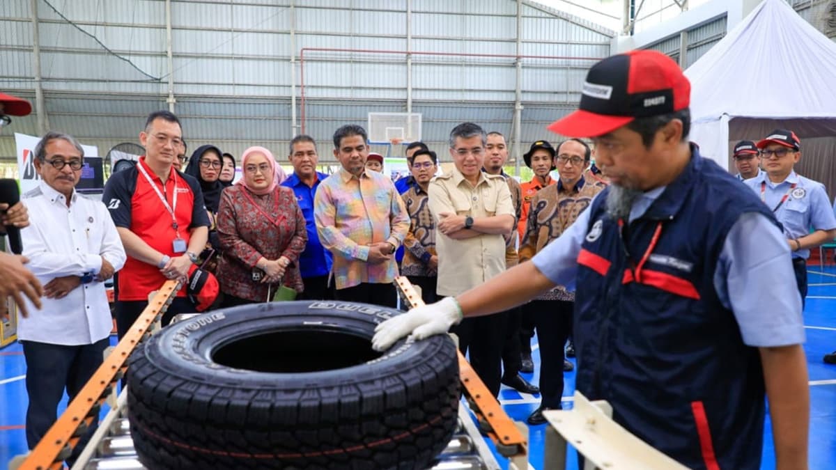 Indonesia's Manpower Minister Yassierli Urges Firms to Treat Trade Unions as Partners, Not Enemies