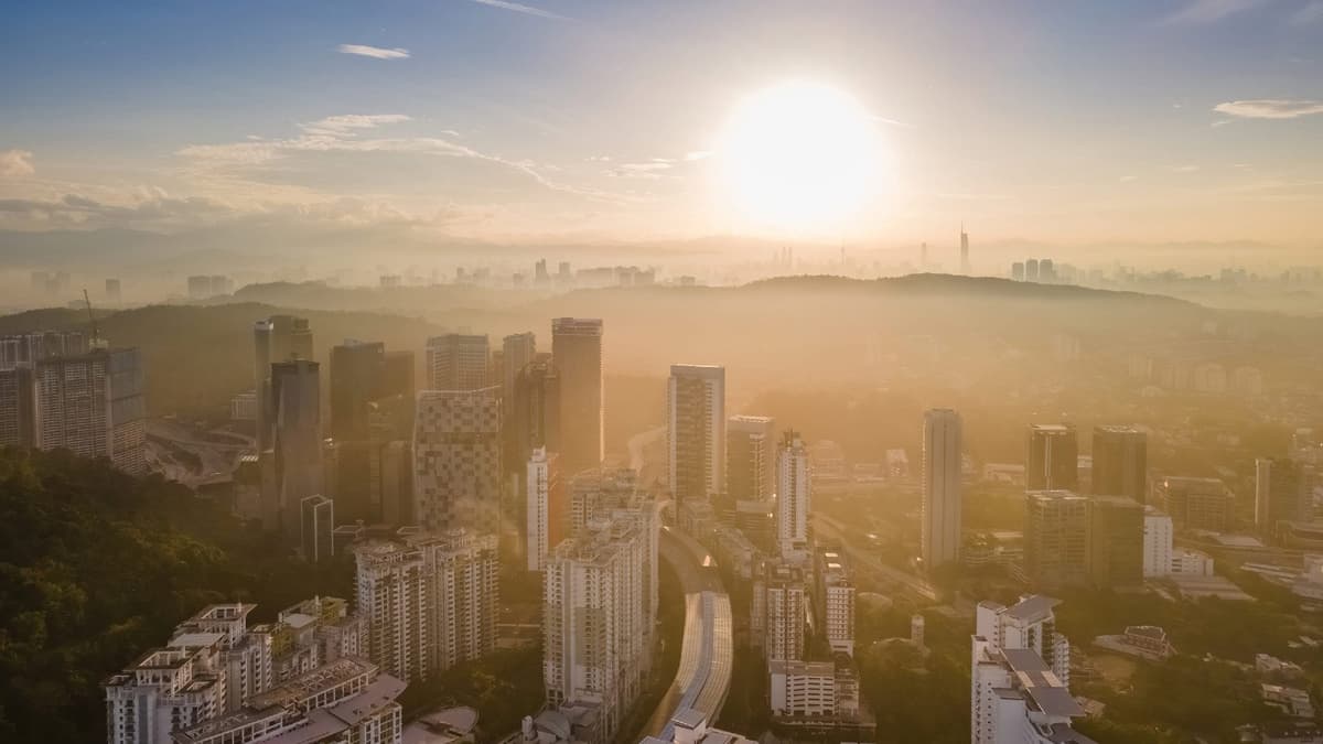 Temperatures in Parts of Malaysia Hit up to 37.3°C as Uneven Rainfall Signals Rising Heat Risks Nationwide