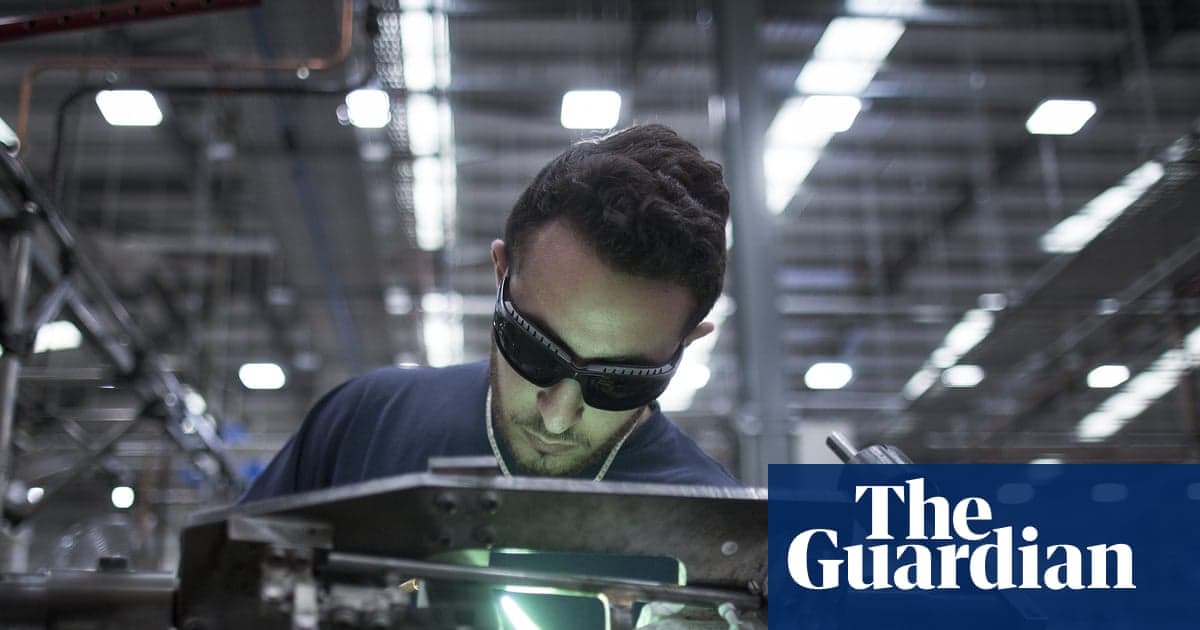 UK Economy Shrank by 0.1% in April as Iran War Held Back Growth