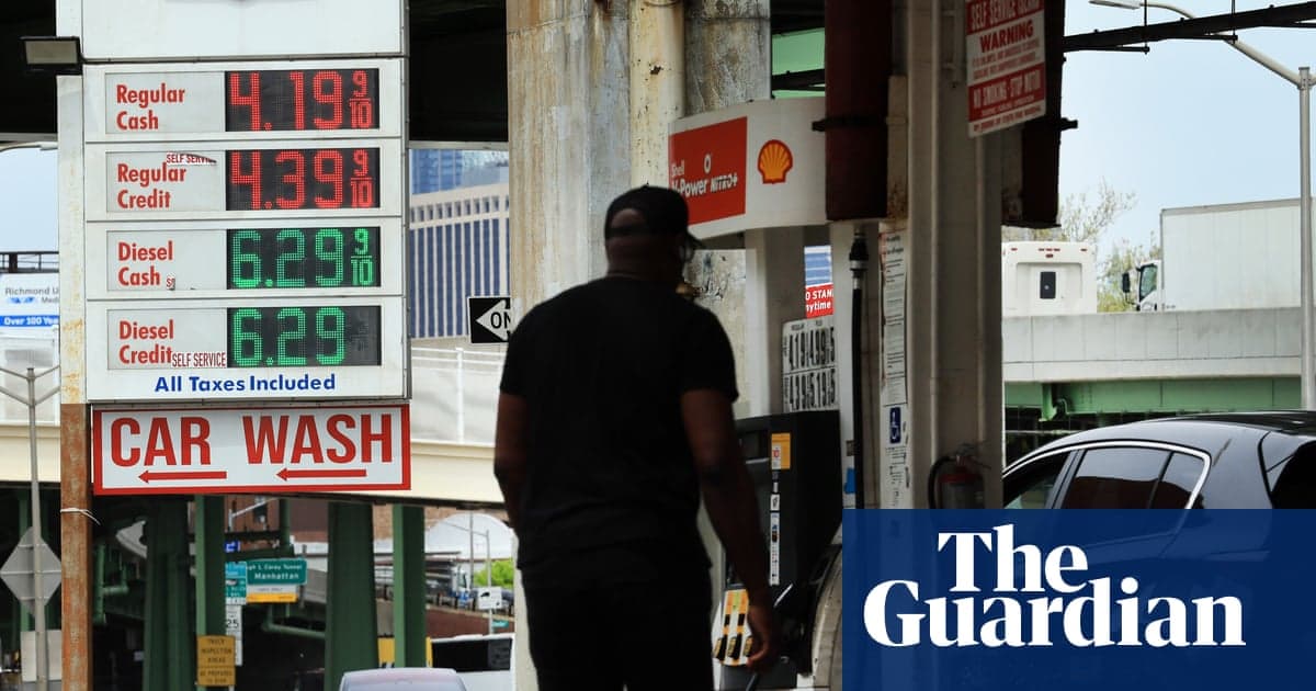 US Economic Growth Rebounds 2% as Consumer Spending Slows Amid Iran War