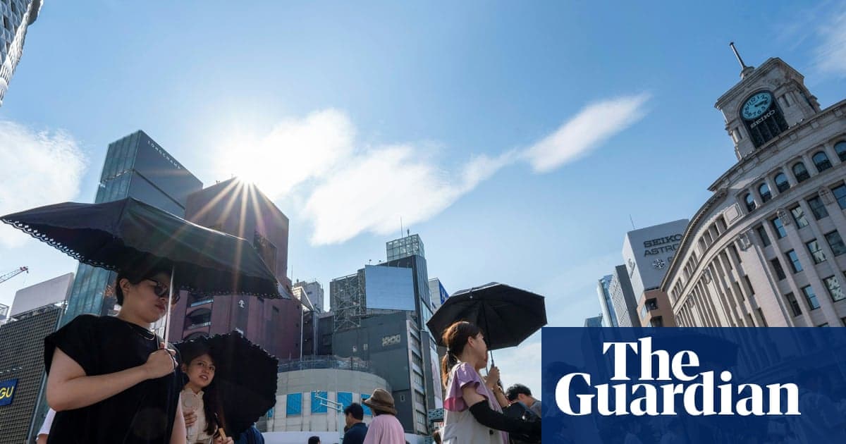 Humans Prefer to Walk Anticlockwise, Scientists Find – but Reason Is Unclear