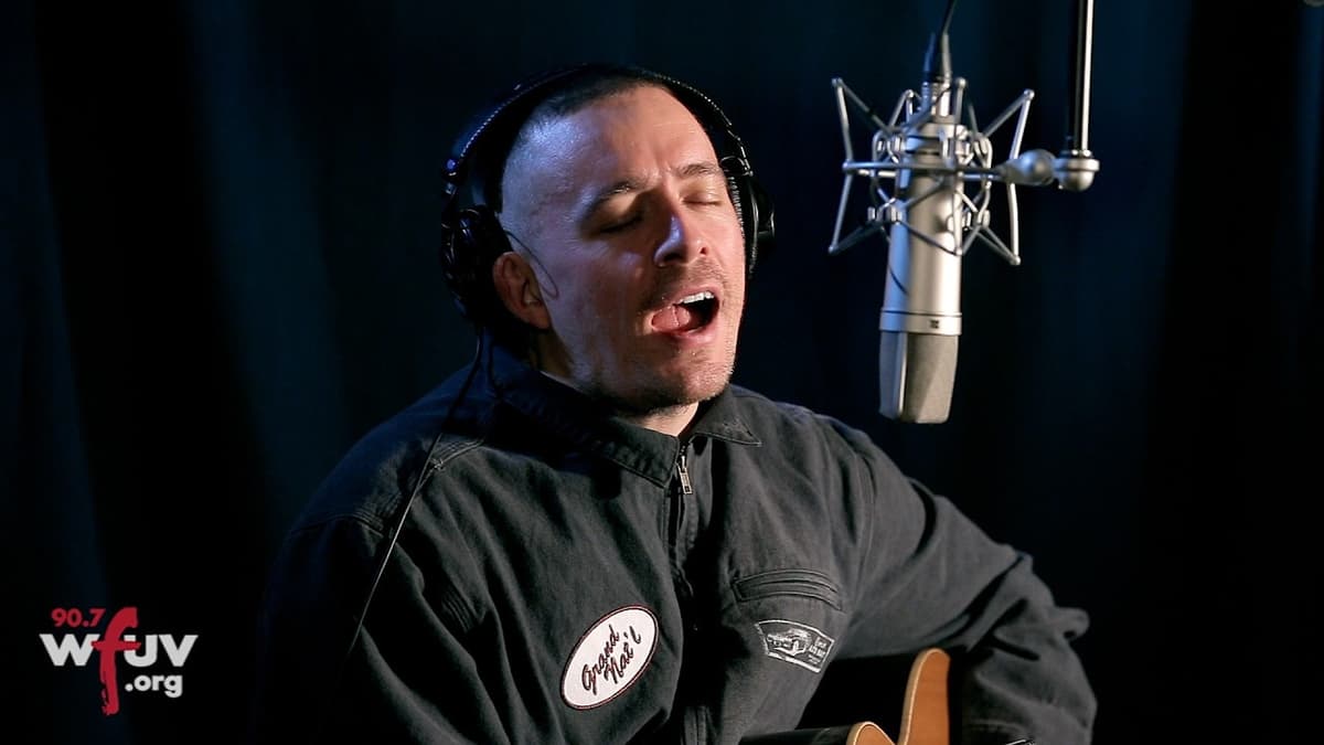 Dermot Kennedy - "Funeral" (Live at WFUV)