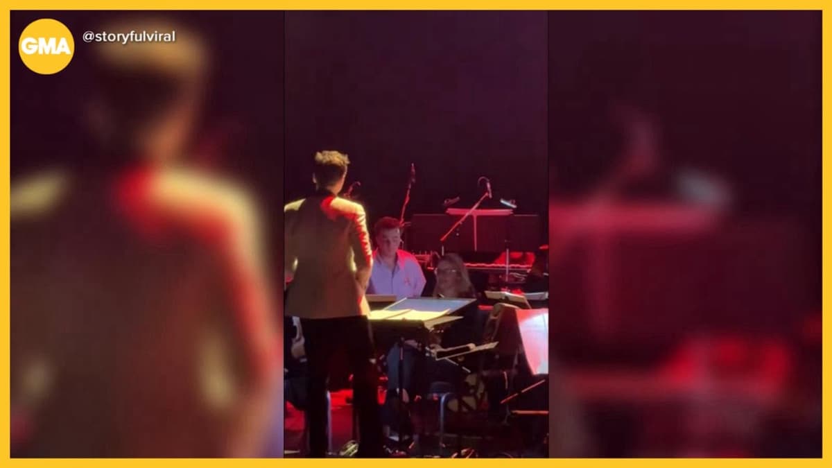 Musician in Audience Saves the Show