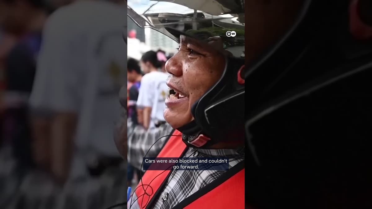 Several Killed as Train Hits Bangkok Bus | DW News