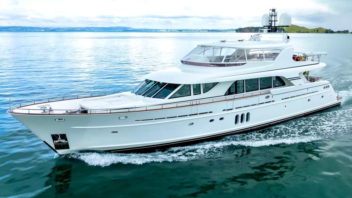 €4.9 Million Superyacht Tour : 2014 Mulder 30 Metre