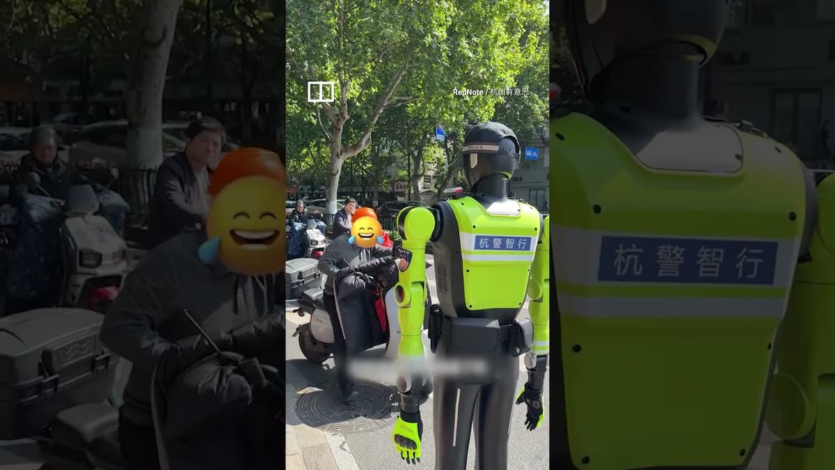 Hangzhou’s ‘Robocops’ Direct Tourist Traffic