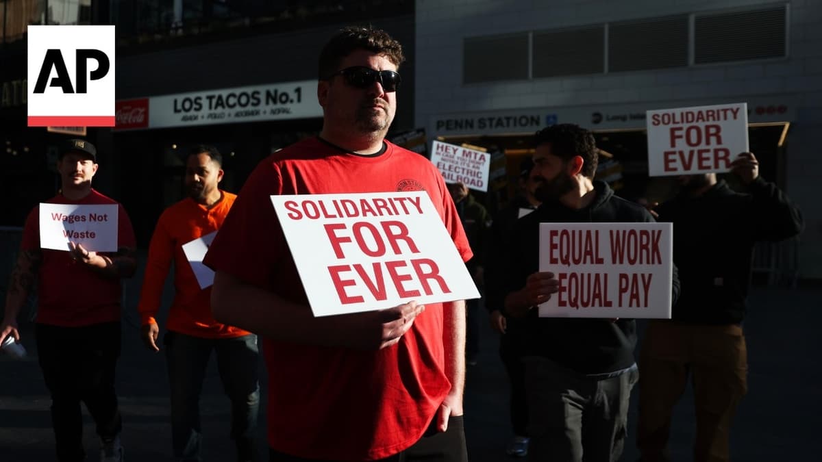 NY Governor Begs Unions to Resume Talks as North America’s Largest Commuter Rail System Shut Down