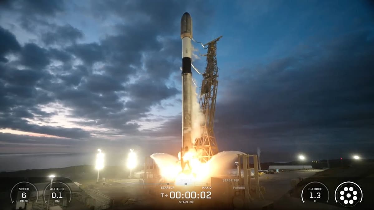 Blastoff! SpaceX Launches 24 Starlink Satellites on Valentine's Day, Nails Landing