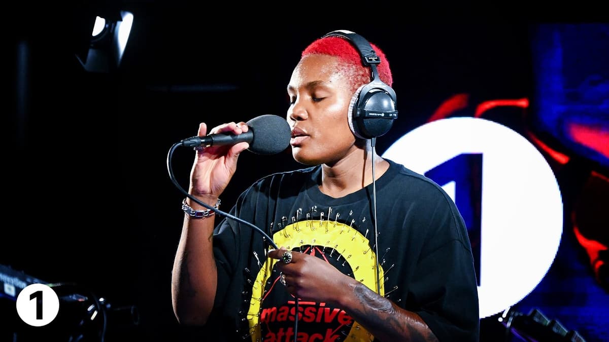 Arlo Parks - 2SIDED in the Live Lounge