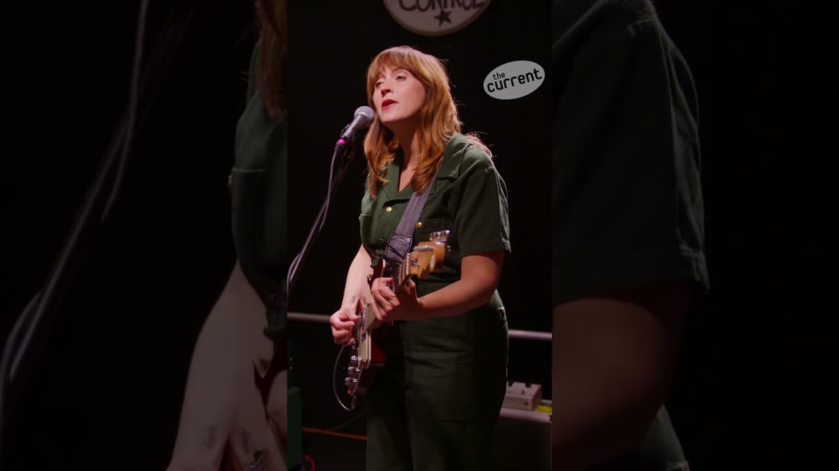 Watch Flock of Dimes Performing "Keep Me in the Dark" At Cloudland Theater in Minneapolis