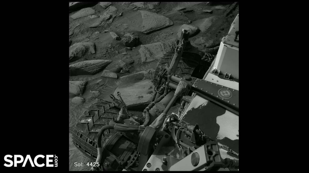 Watch Mars Curiosity Rover's Wheels Roll in 6-Year Time-Lapse