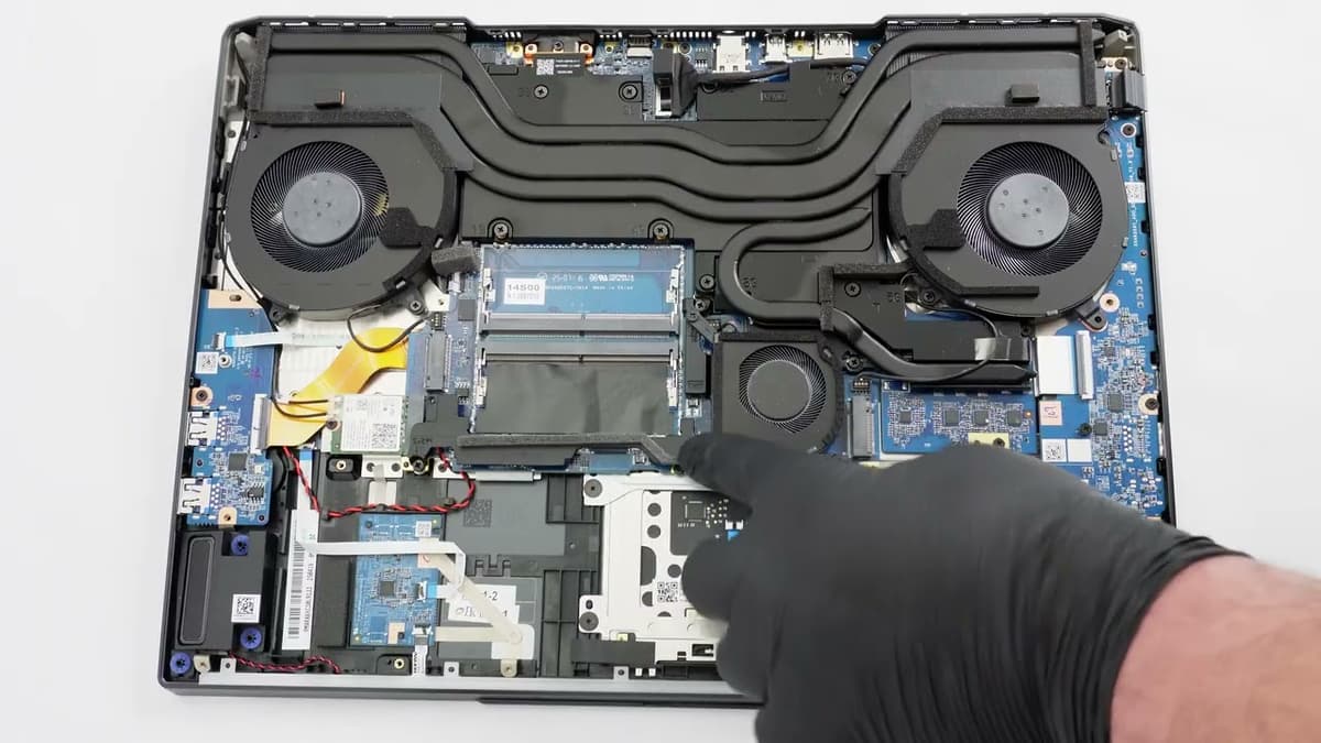 XMG Neo 16 (A25) Disassembly & Teardown