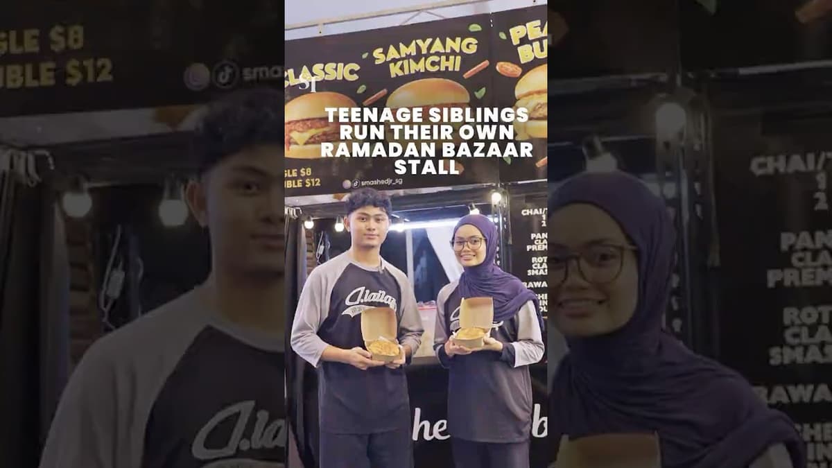 Teenage Siblings Operating Their Own Ramadan Bazaar Stall: Smashed Jr