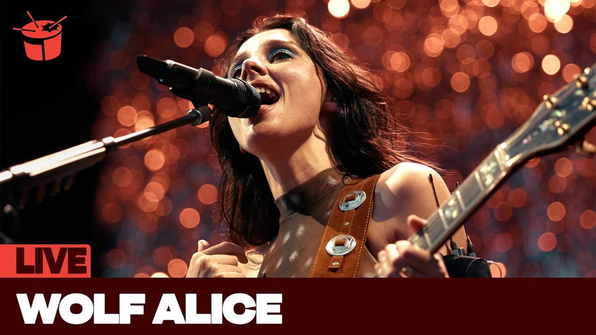 Wolf Alice - 'How Can I Make It OK?' (Live at Laneway 2026)