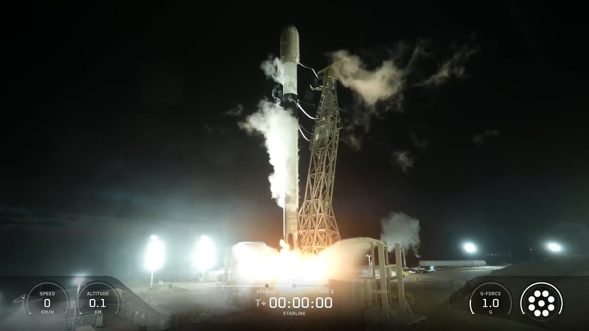 Blastoff! SpaceX Launches 24 Starlink Satellites From California, Nails Landing | April 22, 2026