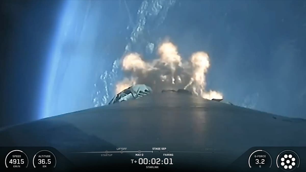 Blastoff! SpaceX Launches 29 Starlink Satellites on Booster's 30th Flight, Nails Landing