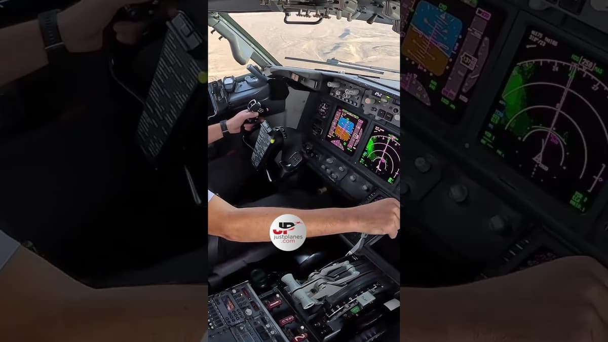 Aerolineas Argentinas 737-800