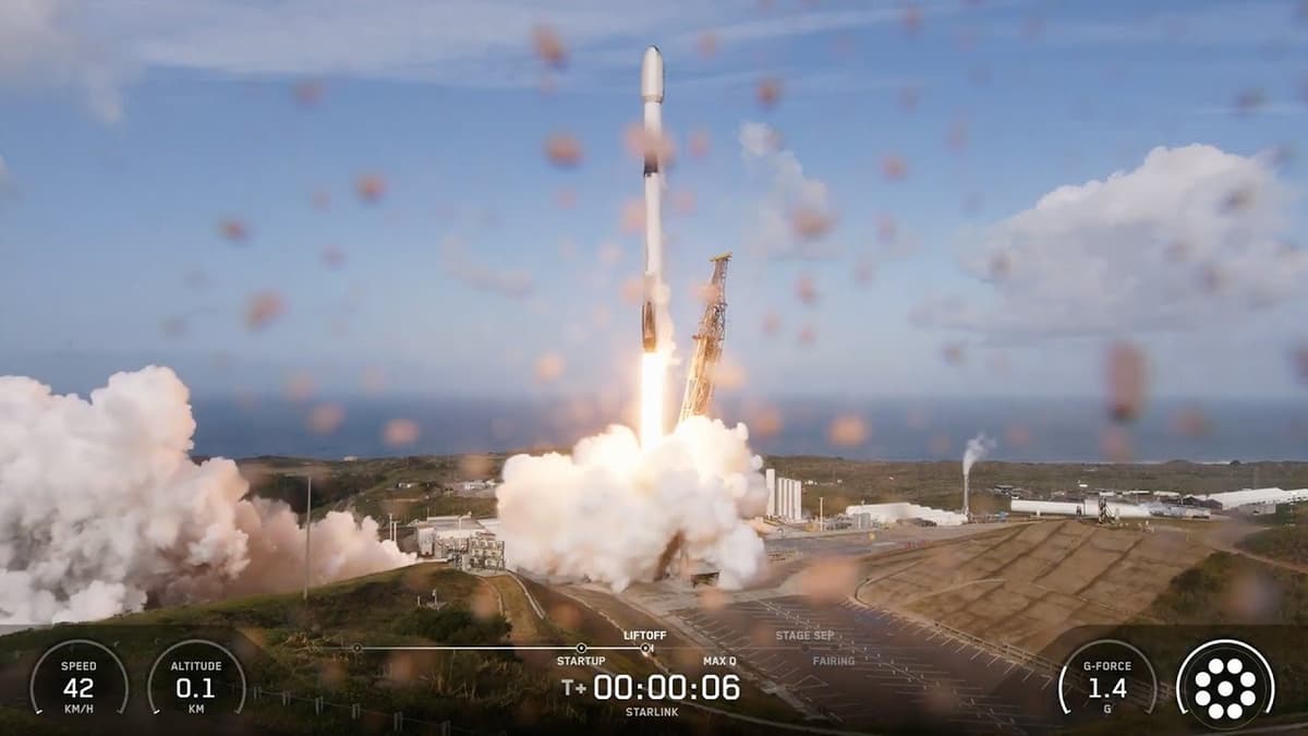 Blastoff! SpaceX Launches 24 Starlink Satellites From California, Nails Landing