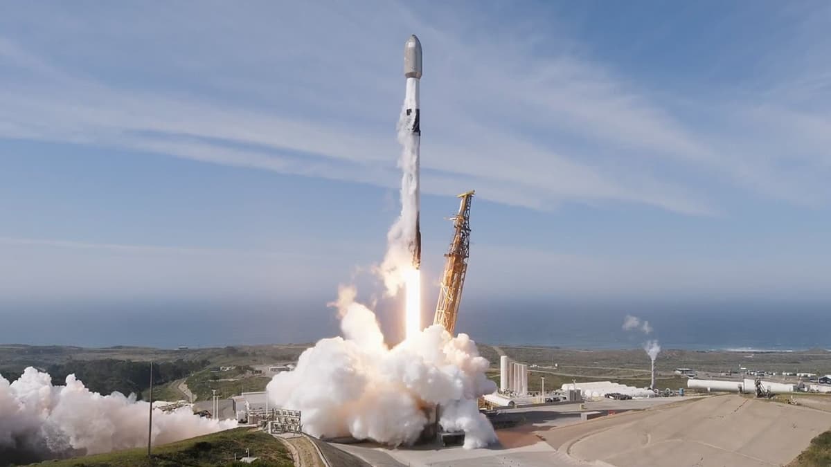 Blastoff! SpaceX Returns to Flight After After Anomaly Investigation