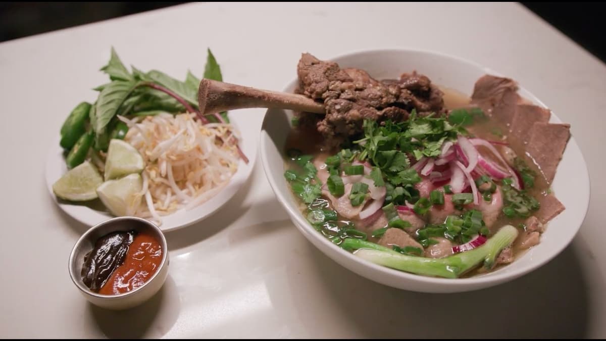 The Short Rib Pho That Broke NYC: High-Design Comfort at Madame Vo 🥣🦴