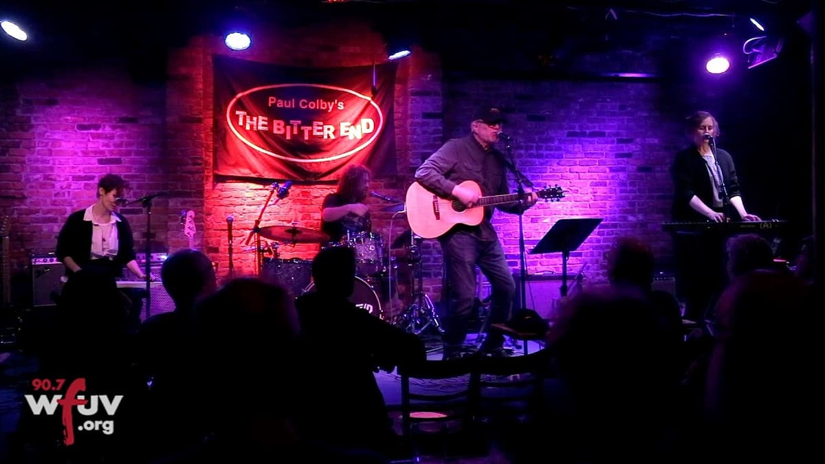 The New Pornographers - "Ballad of the Last Payphone" (Live at The Bitter End)