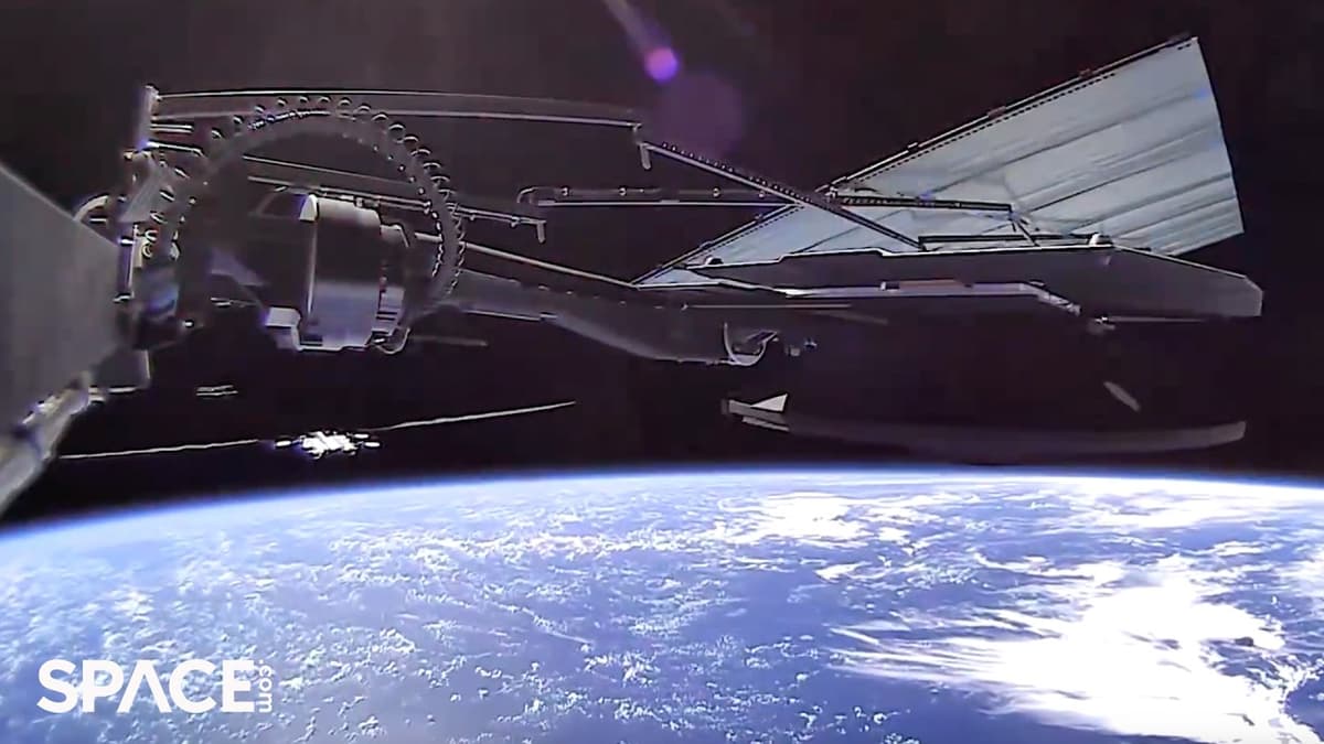 Starlink Satellite Captures Starlink 'Train' In Amazing View From Space