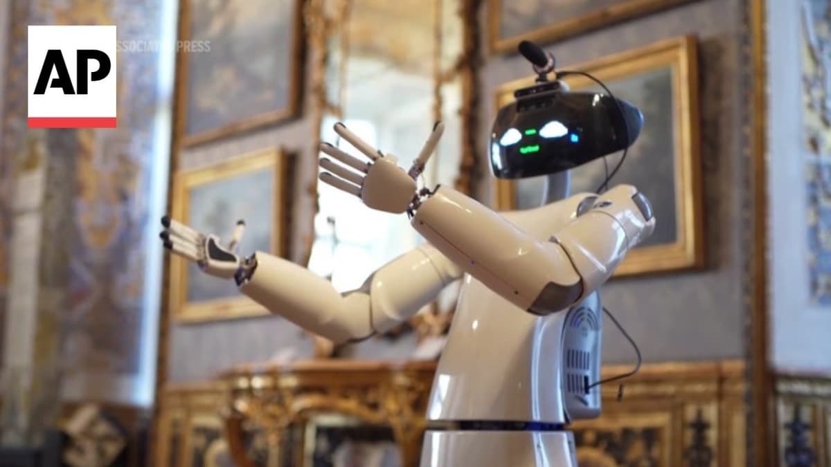Robot Guides Art Tours in Turin Museum