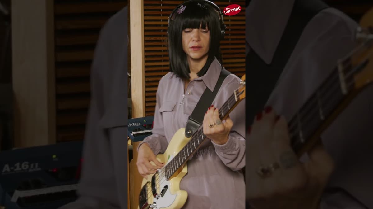 Khruangbin Perform "Two Fish and an Elephant Ii" Live in Studio