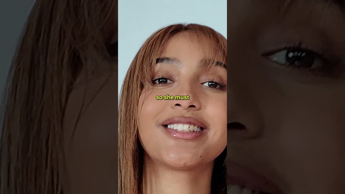 What's in Pink Pantheress's Camera Roll?