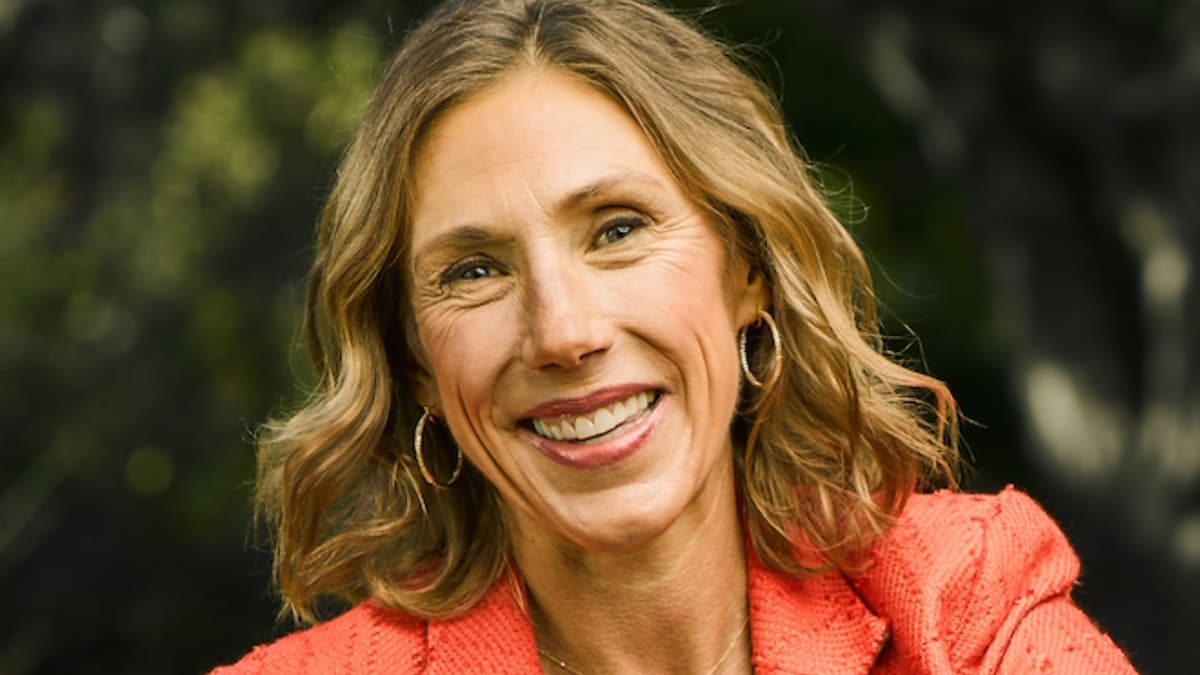 Elizabeth Weil (Scribble Ventures) - A People-Centered Journey [Entire Talk]