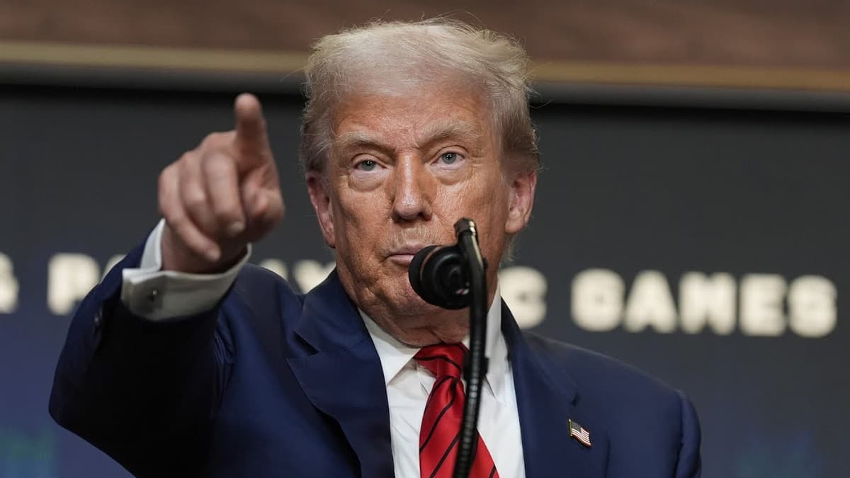 ‘He’s Deadly Serious’: Trump Makes ‘Significant’ Threat to Iranian Boats in Strait of Hormuz