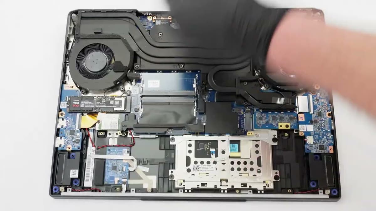 XMG Neo 16 (E25) Disassembly & Teardown