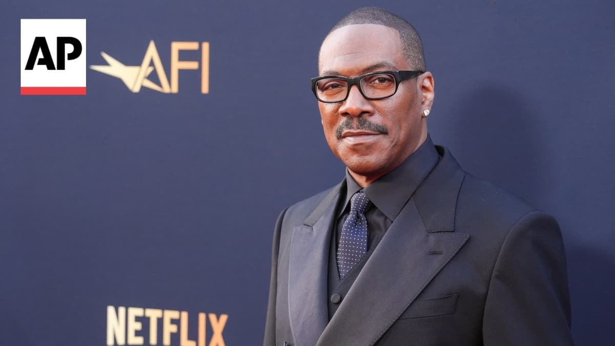 Eddie Murphy Arrives to Receive AFI Life Achievement Award