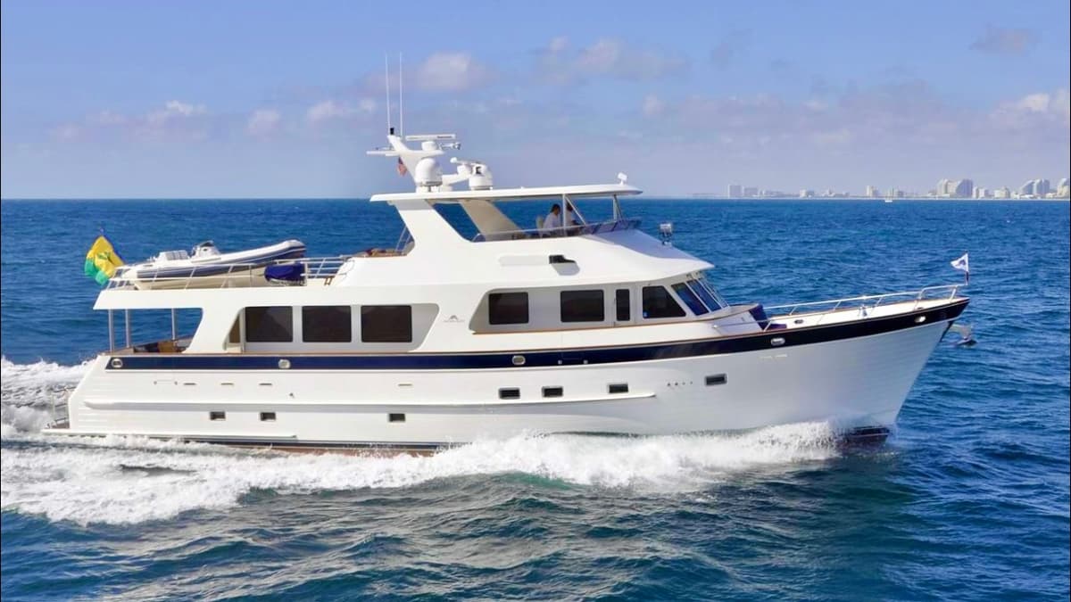 $6.6 Million Yacht Tour : Outer Reef 830 Classic
