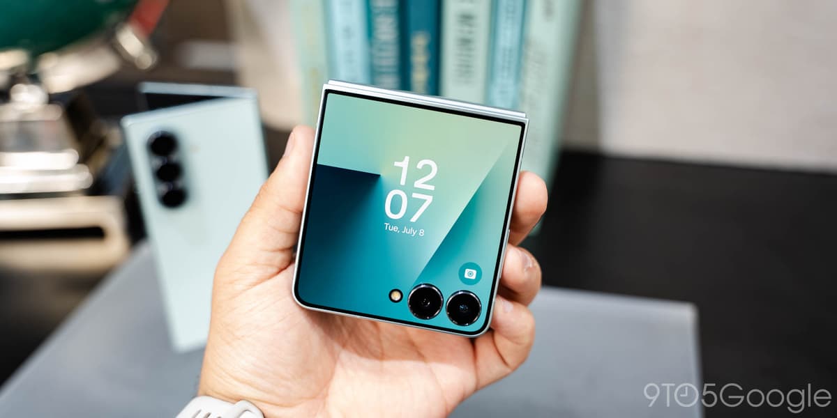 Galaxy Z Flip 8 Is Mostly Unchanged, but at Least It’s Not Getting Thicker Like the Razr