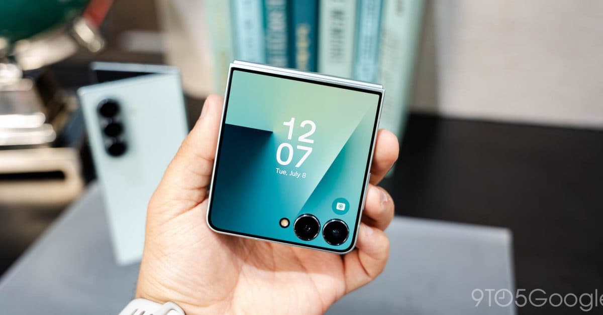 Galaxy Z Flip 8 Is Mostly Unchanged, but at Least It’s Not Getting Thicker Like the Razr