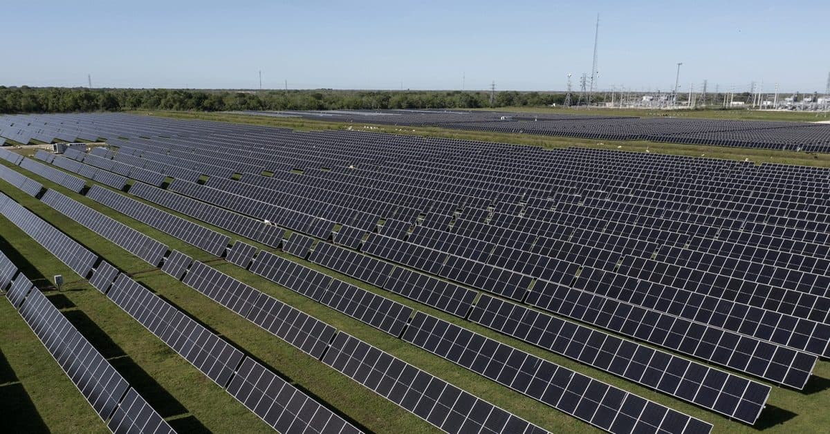 Solar Is Crushing Gas Growth Worldwide, a New Report Finds
