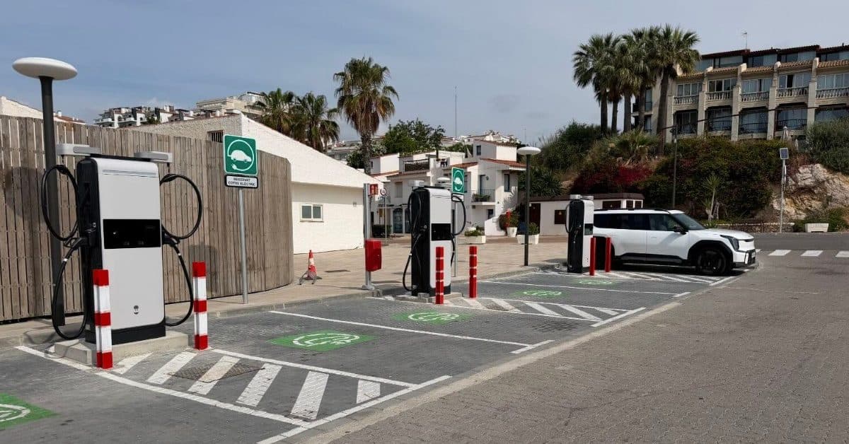 Wallbox Deploys Its First Supernova PowerRing DC Fast Chargers