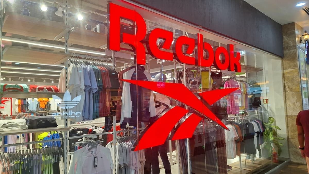 Reebok Owner Acquires Lee and Plans IPO with a New “Wall Street CEO”