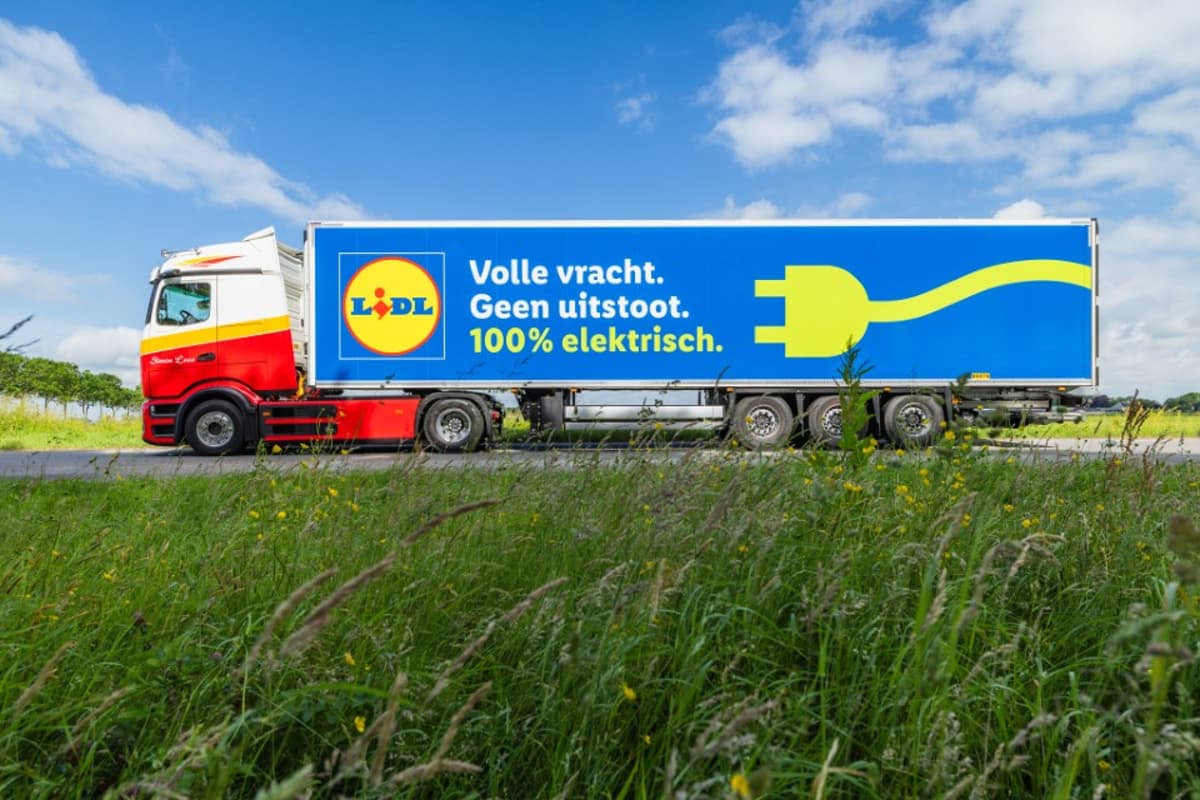 Lidl Netherlands Claims a Scoop: The First Retailer to Supply Its Stores Entirely with Electric Vehicles