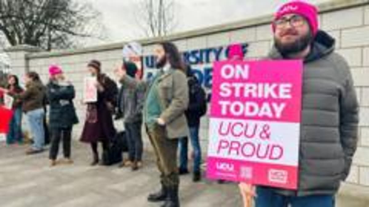 Aberdeen University Staff Begin 10 More Days of Strikes