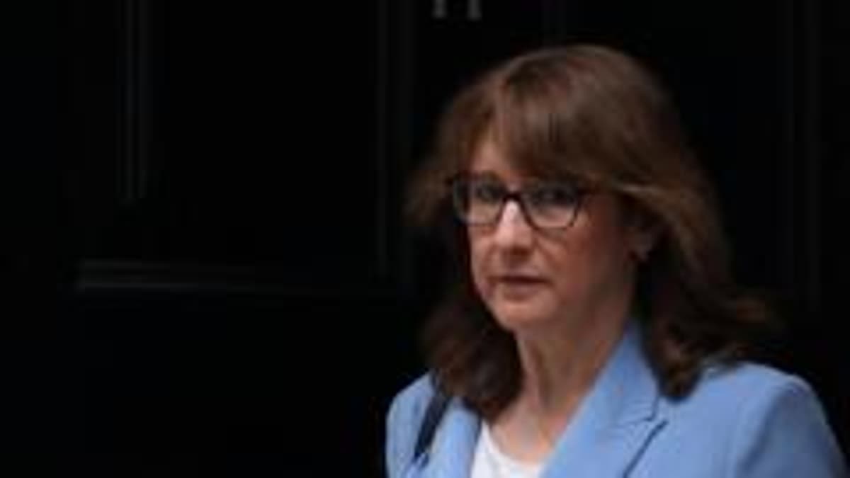 Chris Mason: Iran War Means Government's Vicious Circles Tighten and Darken