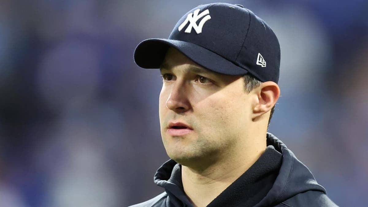Long-Time Yankees Pitcher Returns To Rival Red Sox After Testing Market