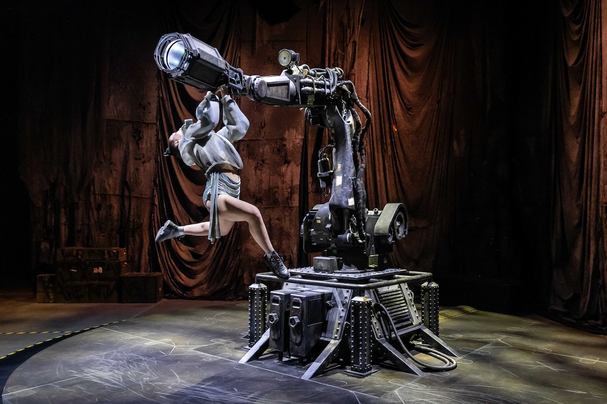 Walk My World Is a Darkly-Compelling Immersive Dystopia