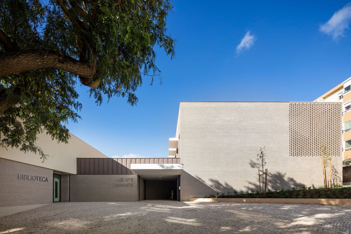 Camarate Elementary School No. 5 / UMA Collective