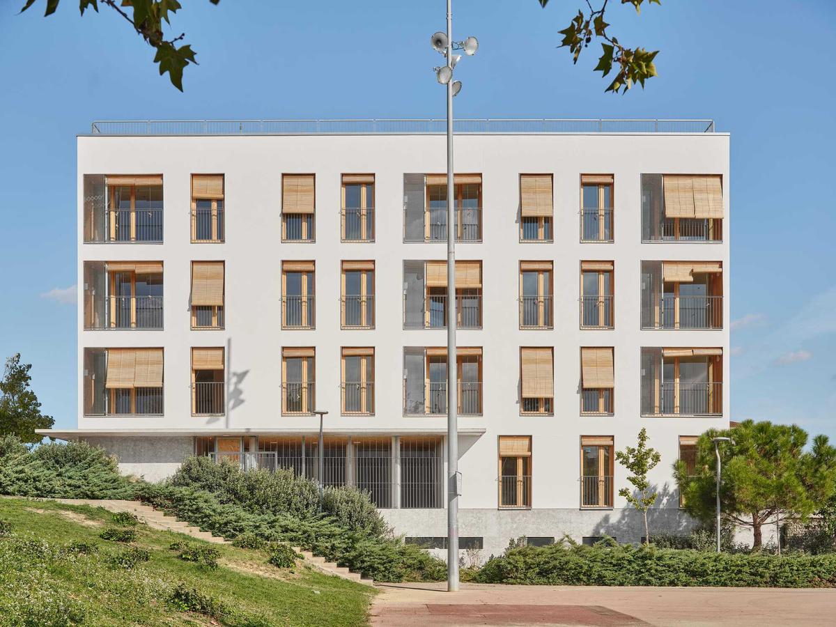 24 Affordable Housing Units in Igualada / 4RQ Arquitectura + MBM Arquitectes
