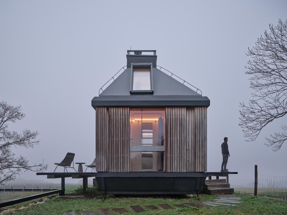 Cabin Devín / Ark-Shelter + ARCHEKTA