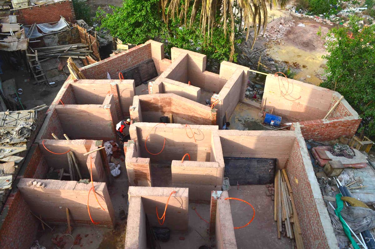 “Earth Is Not Nostalgia”: Hand Over on Design-Build and Local Materials